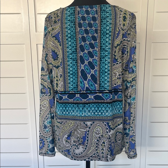 Chico’s Elegant Blue Patterned Long Sleeve Top Sz 1 - Picture 6 of 13